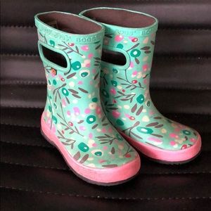 Toddler rain boots - adorable!